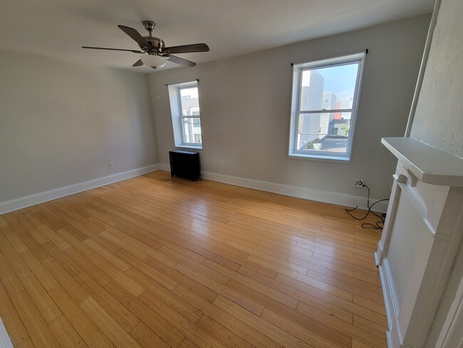 Building Photo - 1863 Frankford Ave