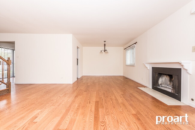 Foto del edificio - 838 Heatherbrook Ct