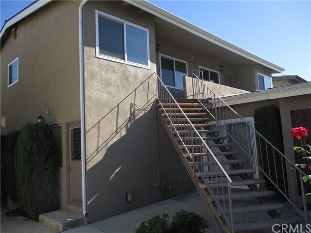 Foto del edificio - 21030 Wood Ave