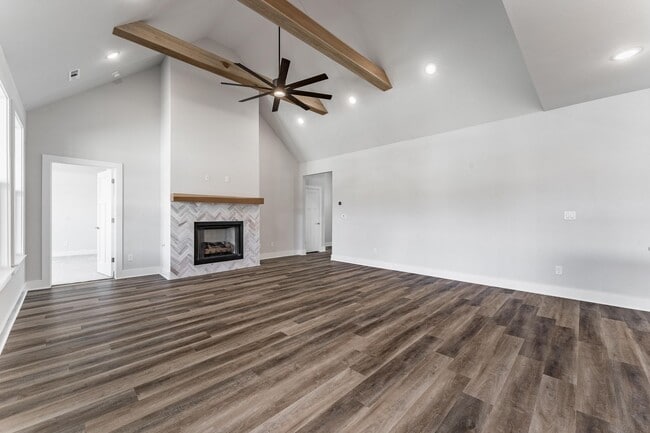Building Photo - Modern Elegance: Spacious 4-Bedroom New Bu...