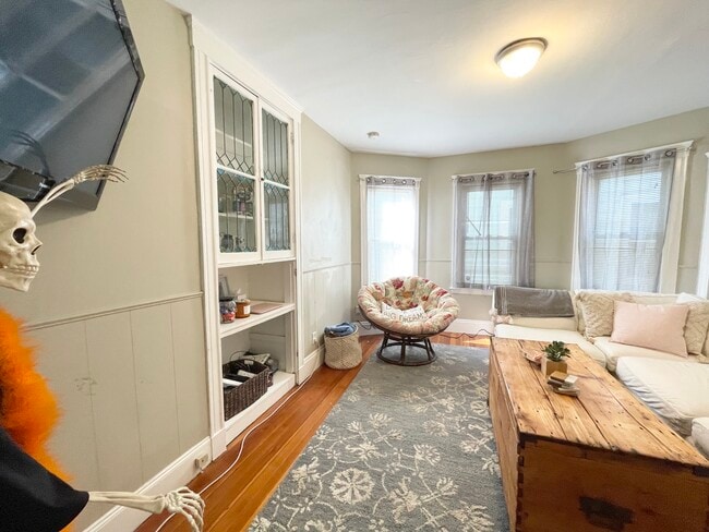 Building Photo - 9 Taft St