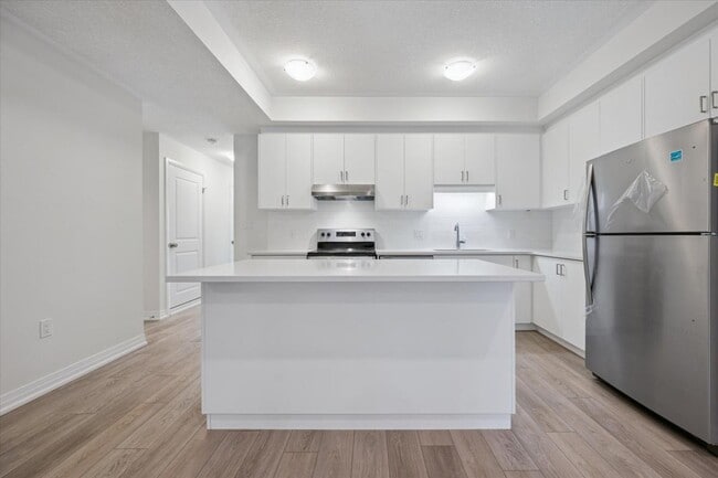 Building Photo - 61 Reverie Way