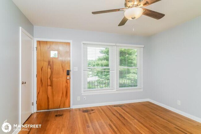 Building Photo - 1624 WHIPPOORWILL RD, LOUISVILLE, KY 40213