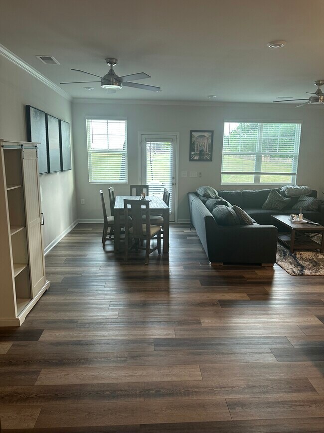 Foto del edificio - 4920 Oolite St