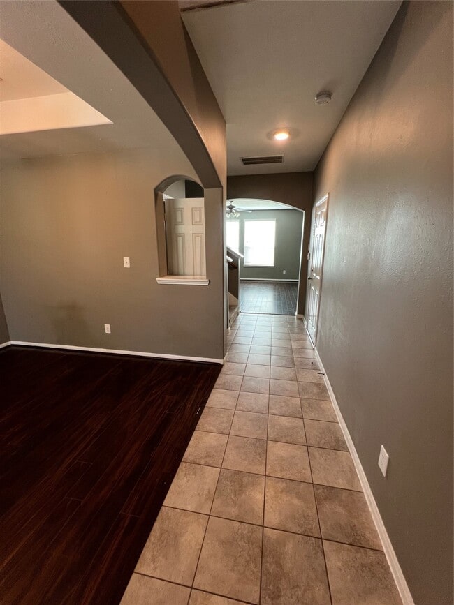 Building Photo - 23623 Plantation Pines Ln