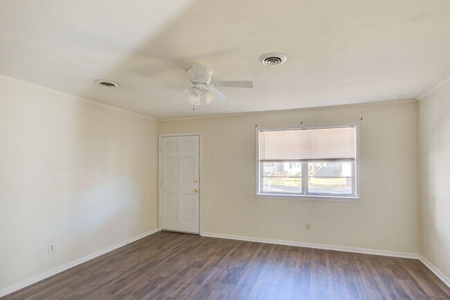 Building Photo - Very Nice Duplex Unit, Indian River