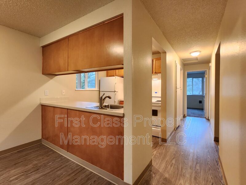 3648 SW Beaverton Hillsdale Hwy Unit 16, Portland, OR 97221 Condo for
