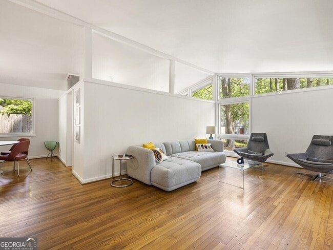 Building Photo - 2346 Tanglewood Cir NE