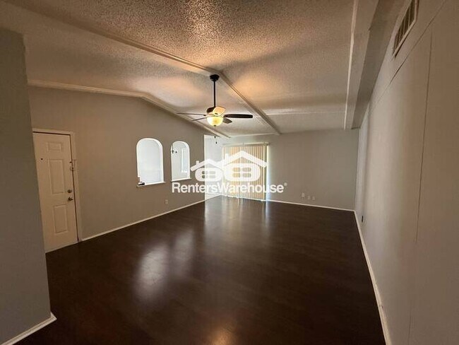 Foto del edificio - $500 Off Rent MOVE IN SPECIAL!!! Beautiful 4 bedroom Home In Garland!!