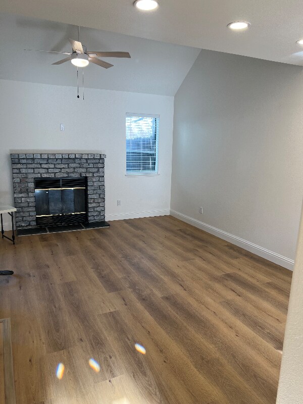 Building Photo - 8667 Mariners Dr