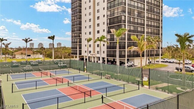 Foto del edificio - 26171 Hickory Blvd