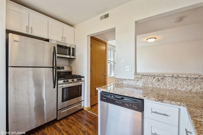 Foto del edificio - 1361 W Sunnyside Ave