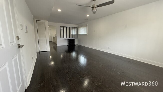 Foto del edificio - 660 Clyde Ave
