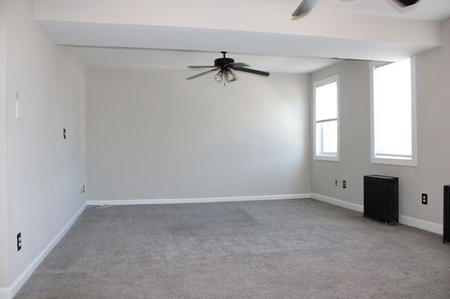 Building Photo - One Bedroom Second Floor Apartment- Dundal...