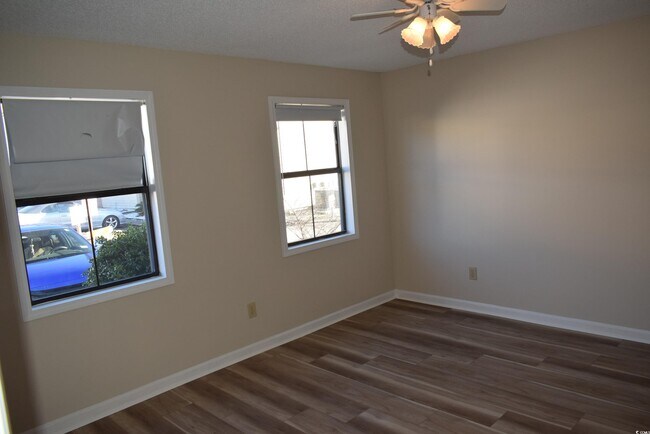 Foto del edificio - 510 Fairwood Lakes Dr