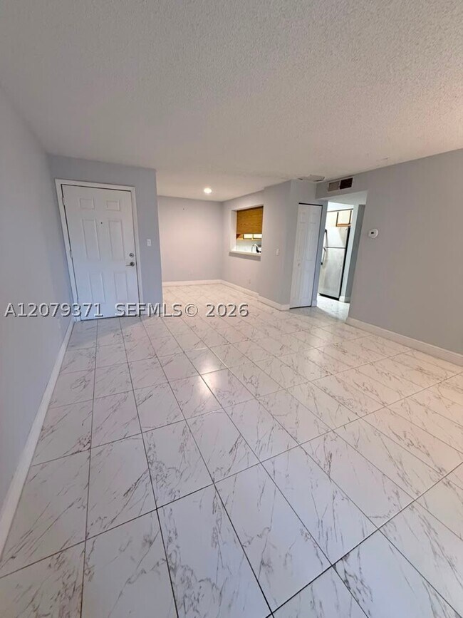 Building Photo - 1281 SW 46th Ave