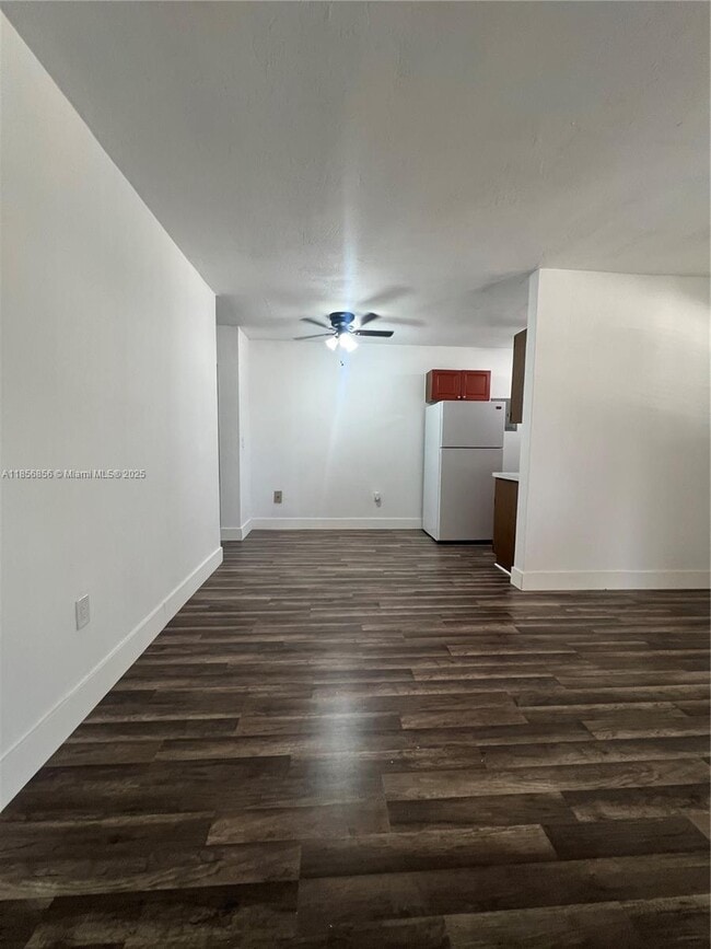 Foto del edificio - 7130 W 11th Ct