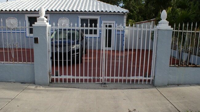 Gate - 2240 NW 90th St