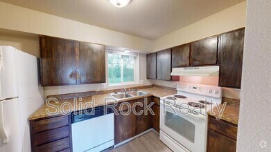 Building Photo - 4740 Scenic Cir