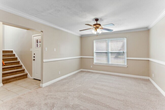 Foto del edificio - Updated 4-Bedroom, 2-Bath Home in RISD