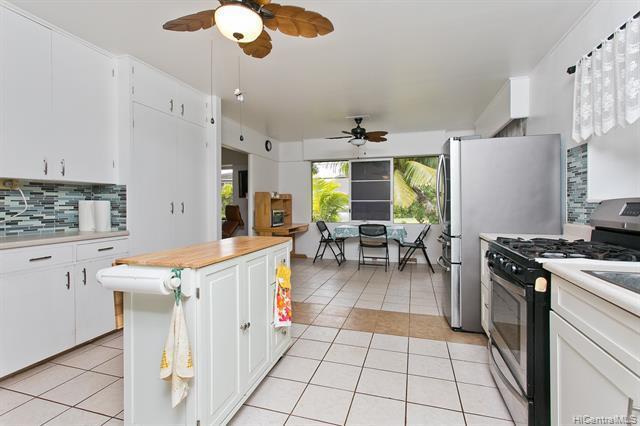 Eat in Kitchen - 4804 Aukai Ave