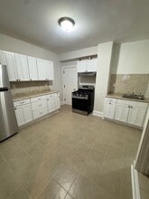 Building Photo - 144 Waverly St