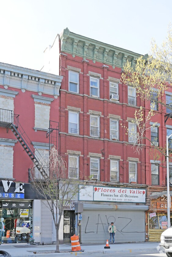 Primary Photo - 706 Grand St