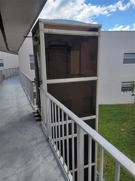 Foto del edificio - 480 Capri G