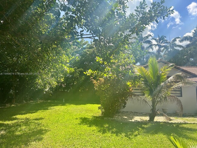 Building Photo - 15775 N Miami Ave