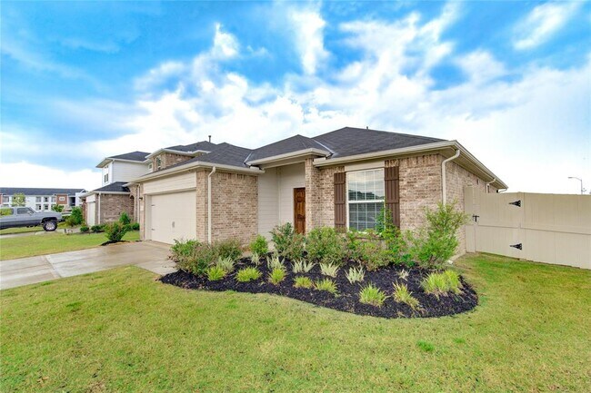 Foto del edificio - 5902 Summer Green Dr