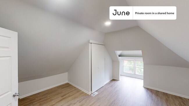 Foto del edificio - Room in Shared 4 bed/2 bath home