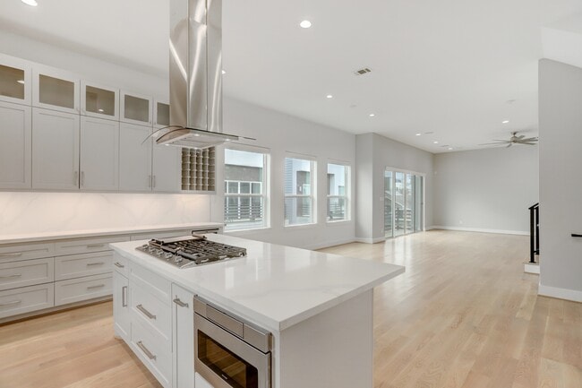 Photo - 1716 Rosewood St Townhome