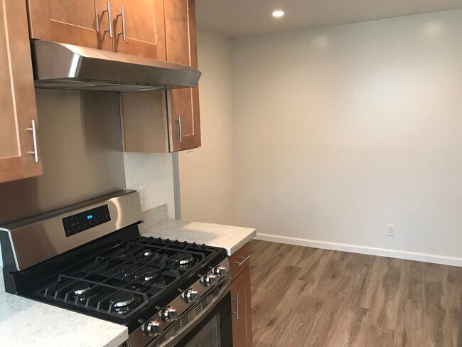 Foto del edificio - 2390 28th Ave