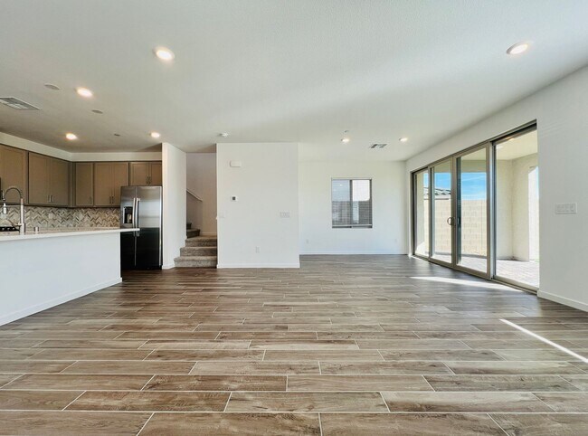 Building Photo - s 4 bedroom 2.5 Bathrooms with Loft, home ...