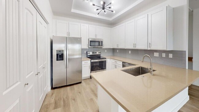 Building Photo - 9160 N 67th Ave