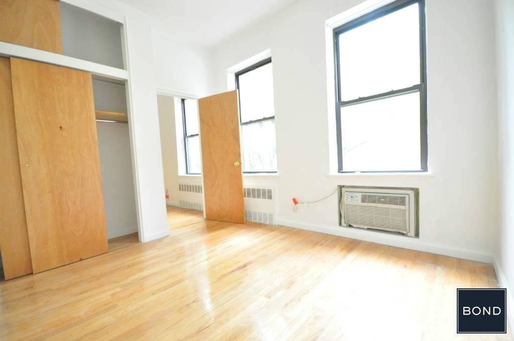 Foto principal - 309 East 86th St