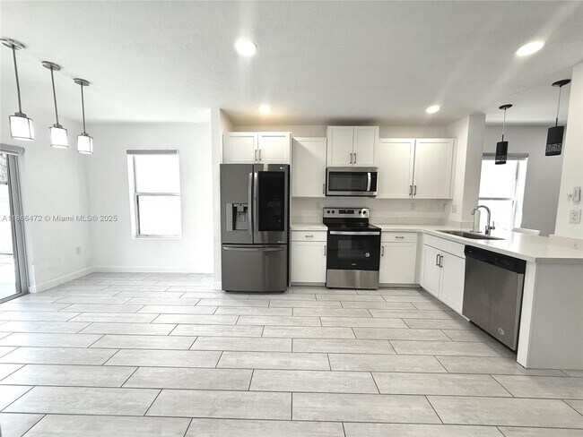 Foto del edificio - 507 NE 6th Ct