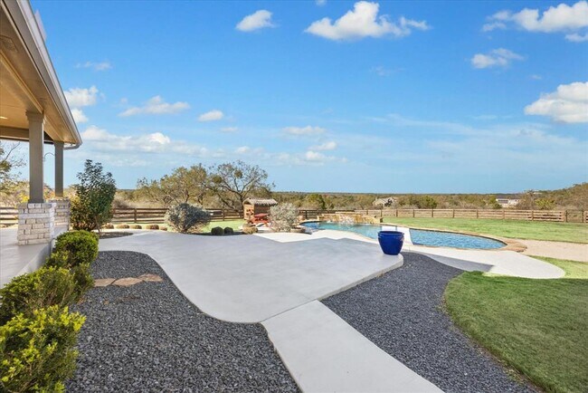 Building Photo - 100 Cross Trail