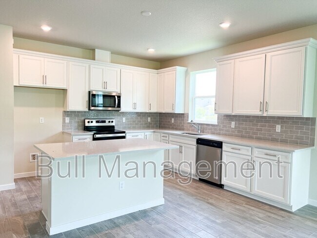 Foto del edificio - 2144 Live Oak Lake Rd