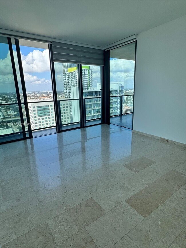 Foto del edificio - 88 SW 7th St