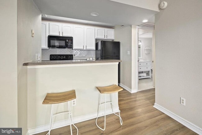 Building Photo - 12157 Penderview Terrace