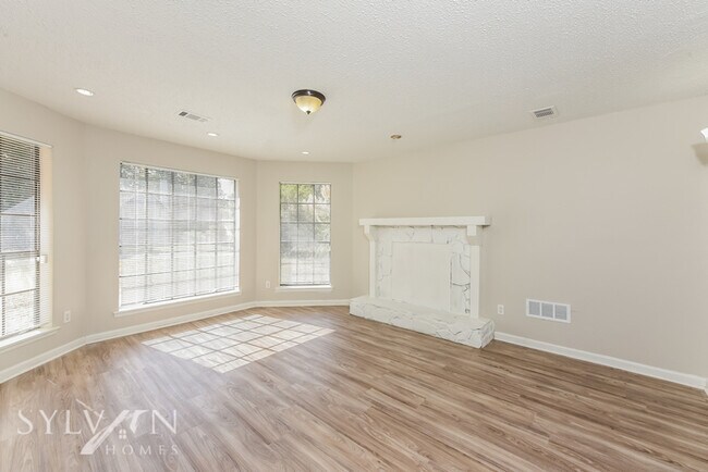 Foto del edificio - Life Just Got Better!