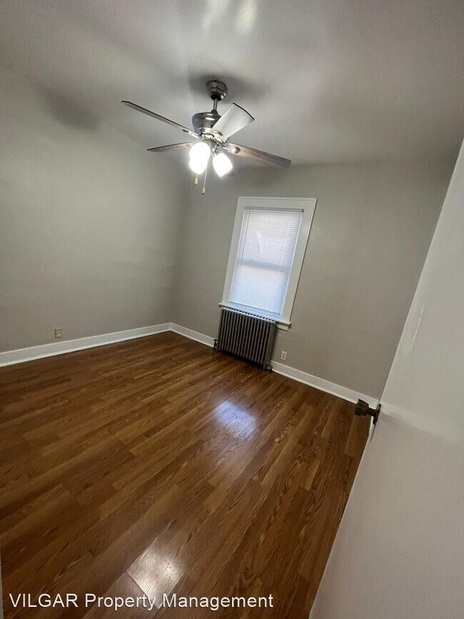 Building Photo - 2 br, 1 bath House - 4330 Hickory