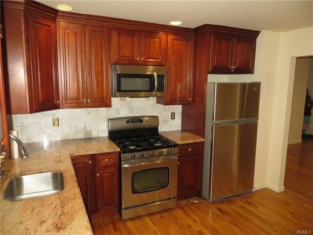 Building Photo - 203 Hale Ave