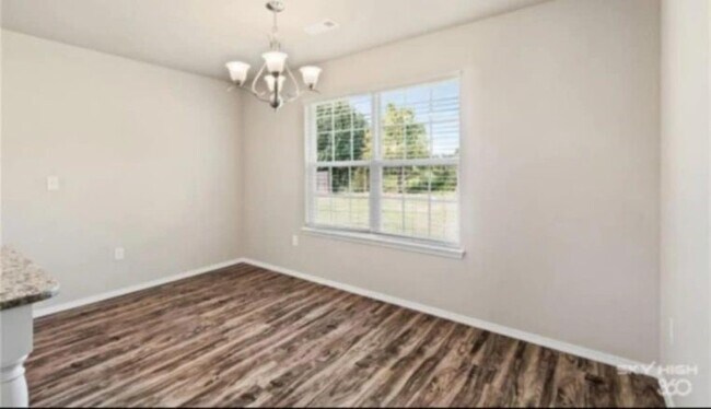 Foto del edificio - 2117 Cedar Cir