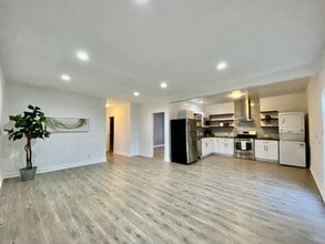 Building Photo - 1217 N Virgil Ave Building Photo - 1217 N Virgil Ave