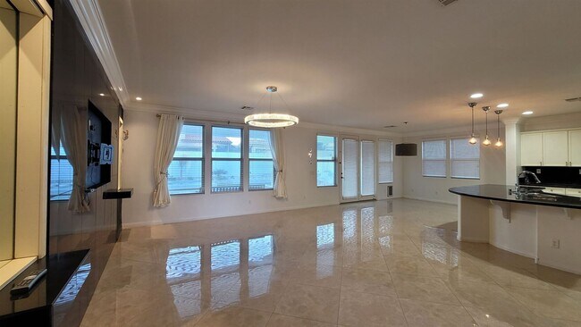 Foto del edificio - 3 br, 2 bath House - 7711 Comanche Canyon Ave