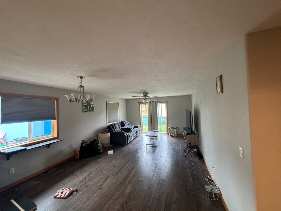 Foto principal - 115 NW Cedar Ave