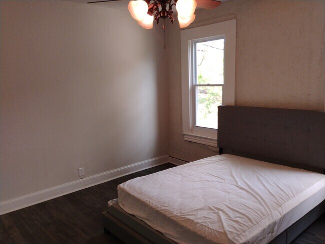 Foto del edificio - 3917 Park Heights Ave