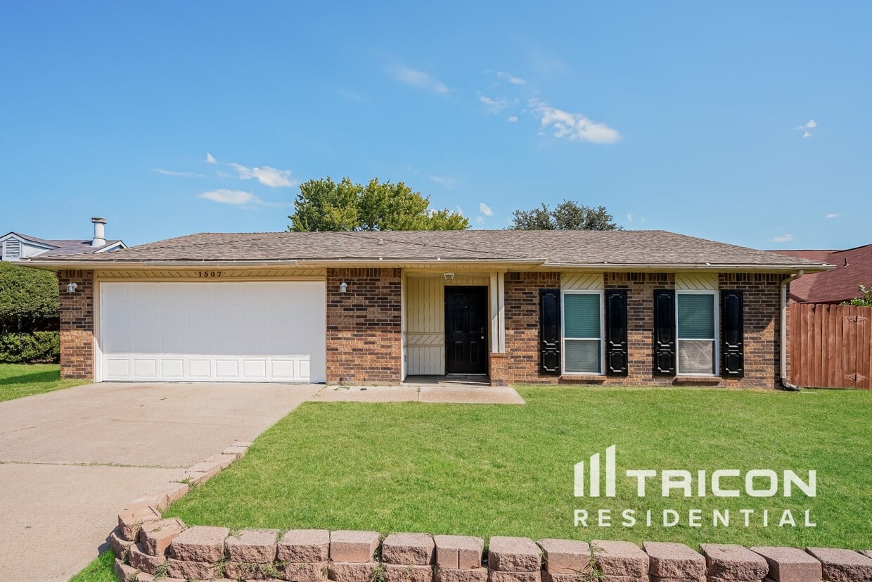 Foto principal - 1507 Carlsbad Dr